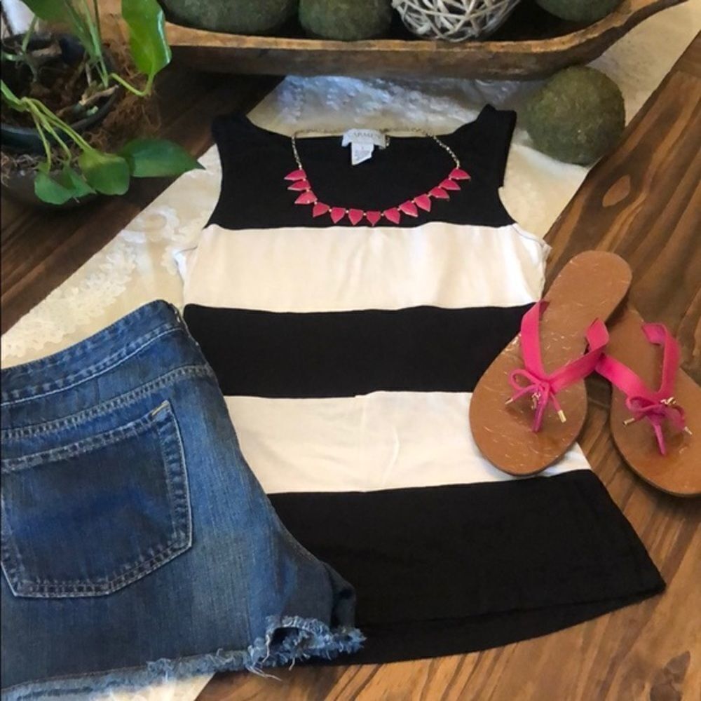 🖤🤍Carmen Stripped Top w/ exposed back